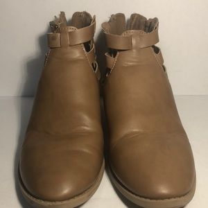 American Eagle shoes